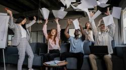 5 Ciri-ciri Orang Sukses di Usia Muda, Pastikan Punya Ini di Dirimu