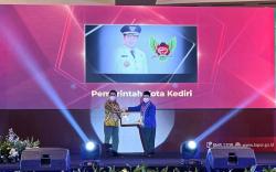 Pemko Kediri Sabet Penghargaan Kompetisi Pengelolaan Pengaduan Pelayanan Publik