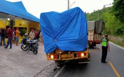 Tabrakan Beruntun Tiga Truk di Parapat, Kernet Tewas Terjepit 