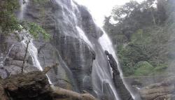 Mitos Putri Cantik Menjanda 98 Kali Jadi Daya Tarik Curug Caweni di Sukabumi<