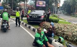 Mobil Seruduk Ojol di SCBD Jaksel, Sopir Tewas 