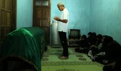  Teman Kecilnya Meninggal, Ganjar Kenang saat Berangkat Sekolah Tak Pernah Pakai Sepatu<