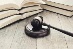 Perbedaan Hukum Pidana dan Perdata, Lengkap Contoh dan Pengertiannya