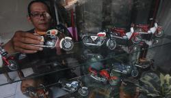 Kerajinan Miniatur Motor Jadul Buatan Salatiga Dijual Rp400.000-RpRp800.000