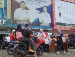 Jumat Berkah, DPW Partai Perindo Jambi Bagikan Ratusan Nasi Kotak ke Warga
