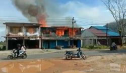 Deretan Ruko Kafe Remang-Remang di Mempawah Terbakar