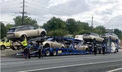 Mobil Range Rover Seharga Rp4 Miliar Jatuh di Atas Truk Trailer Timpa Sedan Accord