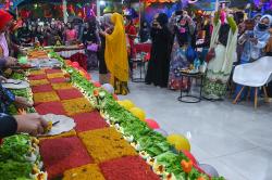 Rayakan Milad Ke-3, Komunitas The Ultimate Woman Sumsel Membuat Nasi Minyak Sepanjang 5 Meter<