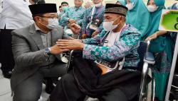Lepas 413 Calhaj Kloter 34 asal Jabar, Ridwan Kamil Titip Pesan Ini<