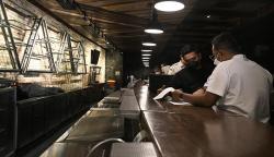 Petugas Ramai-Ramai Periksa Izin Bar Holywings Bekasi