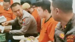 Kapolres Bitung Makan Siang Bareng Tahanan, Pesannya Bikin Haru