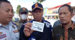 Petugas Gabungan Bersama Pengelola Parkir KIE Tertibkan Parkir Liar 