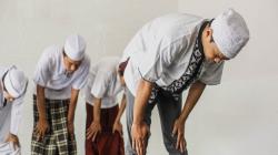 Doa Sholat Hajat Lengkap Bacaan Arab, Latin, dan Artinya<