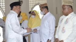 33 Jemaah Calon Haji Bone Bolango Diberangkatkan ke Tanah Suci 