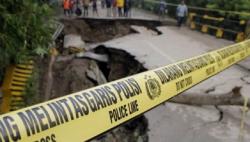 Jalan Provinsi Penghubung Simalungun-Pematang Siantar Putus Akibat Longsor