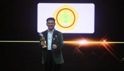 Mentan Syahrul Yasin Limpo Terima Penghargaan iNews Maker Awards 2022