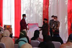 Wapres Serahkan Triliunan Bansos Pada Warga NTB, Ada Juga Beasiswa dari SD Sampai Kuliah<