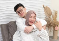 7 Artis yang Pernah Pisah Lama dengan Anaknya, Nomor 6 Sempat Minta Hasil Tes DNA