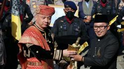 Kapolda Sumbar Serahkan 7 Benda Pusaka Raja-Raja Minangkabau, Ada Keris hingga Tombak