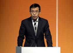 Harga Saham Merosot, Kekayaan Miliarder Ini Turun Rp35,94 Triliun dalam Satu Hari