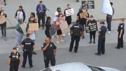 Penembakan Pria Kulit Hitam oleh Polisi, Petugas Putar Bukti Rekaman Video 