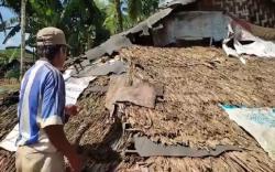 Miris, Pasutri Lansia Miskin Tinggali Gubuk Reyot selama 15 Tahun di Pandeglang<