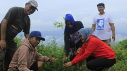 Tanam Pohon di Bukit Arang, Tunjang Destinasi Wisata Bone Bolango