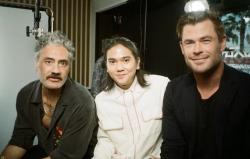 Bikin Iri Netizen, Iqbaal Ramadhan Foto bareng Chris Hemsworth Aktor di Film Thor