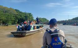 Penumpang Kapal Wisata Susur Sungai Martapura Naik di Atap, Polisi: Jangan Nekat