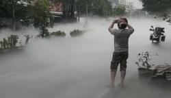 Tabung Gas Bocor, Jalan Gatot Subroto Tangerang Tertutup Asap Tebal