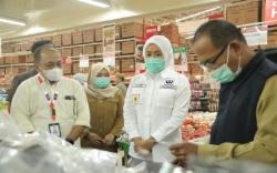Supermarket Ternama di Palembang Masih Pajang Barang Kedaluwarsa<