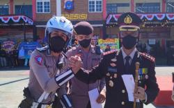 Sosok Brigadir Hery, Polisi Viral yang Dorong Mobil Mogok Milik Warga saat Hujan