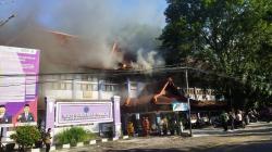 Kebakaran Landa Gedung FKIP UNS, Diduga akibat Korsleting Listrik