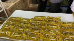 Ibu-ibu, Begini Cara Beli Minyakita Rp14.000 per Liter