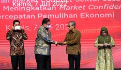 OJK Gelar Pertemuan Pimpinan Sektor Jasa Keuangan dan Luncurkan 54 Mobil SiMolek