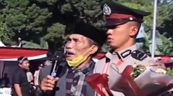 Anak Jadi Polisi, Udin Sopir Angkot Bandung: Saya Peluk, Nangis, Saking Gembira<