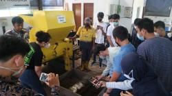 Mahasiswa ITB dan University of Manchester Teliti Eceng Gondok di Sungai Citarum