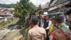 Organisasi Kemanusiaan Bentukan Ridwan Kamil Perbaiki Rumah Korban Banjir Bandang Ciwidey<
