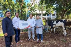 Kolaborasi dengan Partai Perindo, MNC Peduli Salurkan Hewan Kurban kepada Warga Jakarta Barat