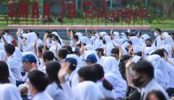 Melihat Semangat Pelajar pada Hari Pertama Masuk Sekolah