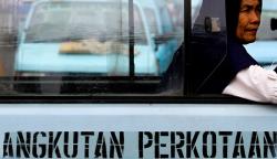 Cegah Pelecehan, Posisi Duduk Penumpang Angkot Perempuan dan Laki-Laki Dipisah