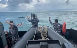 8 ABK KLM Maju Indah Tenggelam di Perairan Ketapang Diselamatkan KRI Sembilang