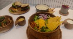 Menu Sehat ala Enatura, Cicipi Nasi Bumbu Khas Meksiko hingga Salad Menggugah Selera