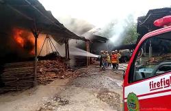 Gudang Kayu di Bantul Terbakar, Kerugian Capai Rp250 Juta