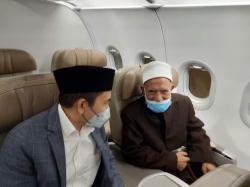 Jemput di Bandara Soetta, TGB Temani Mahaguru Mazhab Syafi'i Al Azhar Menuju Lombok