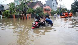 Banjir Rendam Perumahan Ciledug Indah Setinggi 100 Sentimeter
