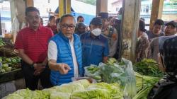    Kunker, Mendag Zulhas Cek Harga Pangan di Pasar Jagasatru Cirebon<