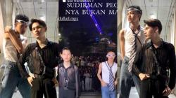 Heboh Banget Malam Mingguan di Sudirman, Ada Pria Mirip Jefri Nichol dan Harry Style di Citayam Fashion Week
