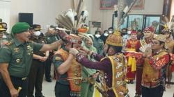 KSAD Jenderal Dudung Dapat Gelar Kehormatan dari Dewan Adat Dayak