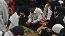Bupati Nduga Beri Santunan Duka Rp400 Juta kepada Keluarga Korban Pembantaian KKB